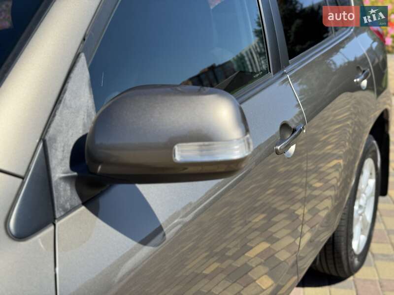 Позашляховик / Кросовер Toyota RAV4 2011 в Дніпрі