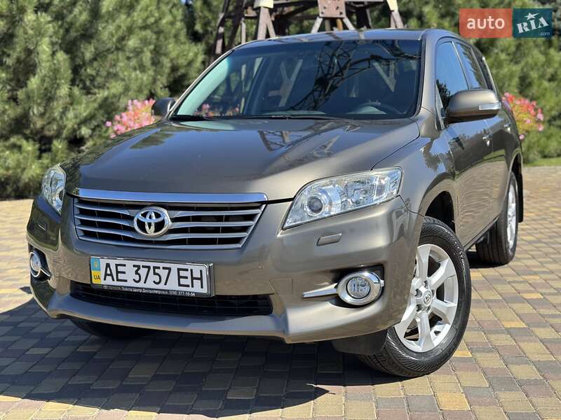 Позашляховик / Кросовер Toyota RAV4 2011 в Дніпрі