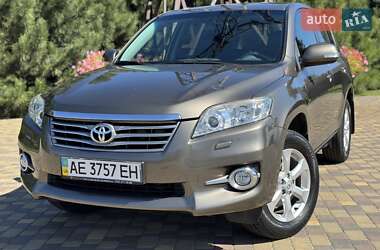 Внедорожник / Кроссовер Toyota RAV4 2011 в 