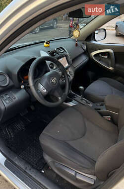 Позашляховик / Кросовер Toyota RAV4 2007 в  фото 16 Позашляховик / Кросовер Toyota RAV4 2007 в