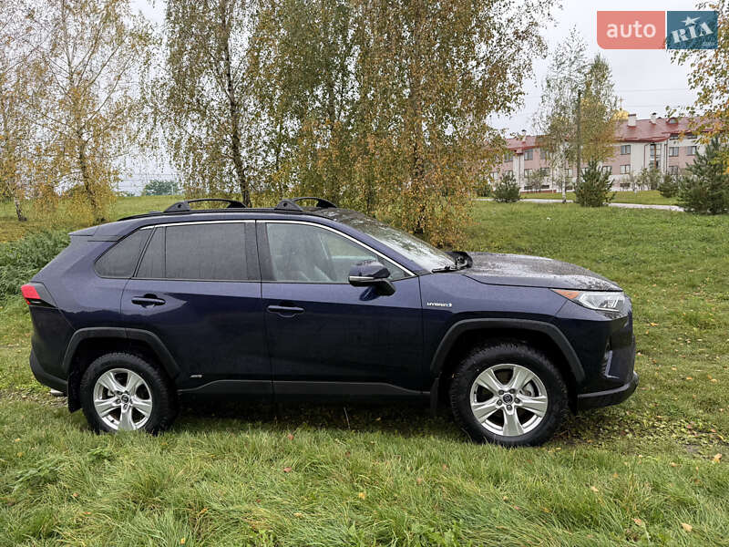 Позашляховик / Кросовер Toyota RAV4 2019 в Львові фото Позашляховик / Кросовер Toyota RAV4 2019 в Львові