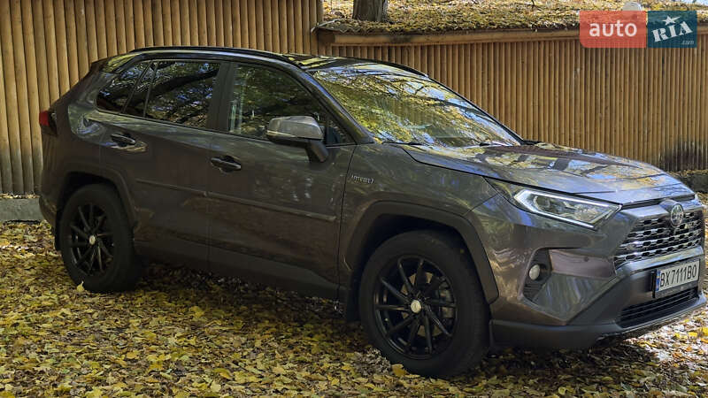 Внедорожник / Кроссовер Toyota RAV4 2019 в Хмельницком фото 2 Внедорожник / Кроссовер Toyota RAV4 2019 в Хмельницком