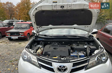 Внедорожник / Кроссовер Toyota RAV4 2013 в 
