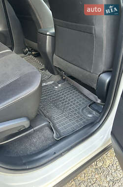 Внедорожник / Кроссовер Toyota RAV4 2013 в 