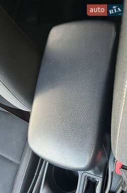 Внедорожник / Кроссовер Toyota RAV4 2013 в 