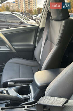 Внедорожник / Кроссовер Toyota RAV4 2013 в 