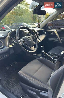 Внедорожник / Кроссовер Toyota RAV4 2013 в 