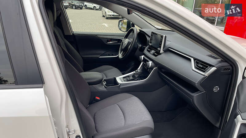 Позашляховик / Кросовер Toyota RAV4 2022 в Запоріжжі
