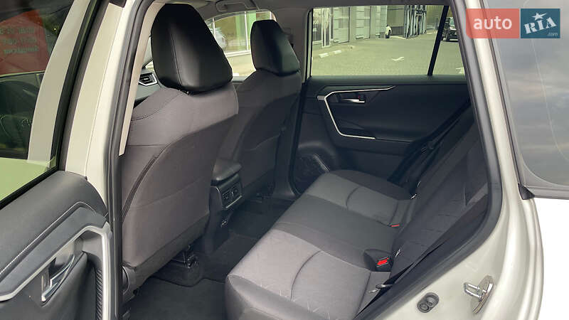 Позашляховик / Кросовер Toyota RAV4 2022 в Запоріжжі