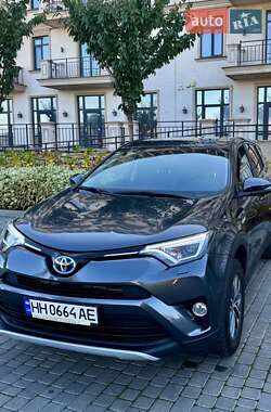 Позашляховик / Кросовер Toyota RAV4 2017 в  фото 2 Позашляховик / Кросовер Toyota RAV4 2017 в