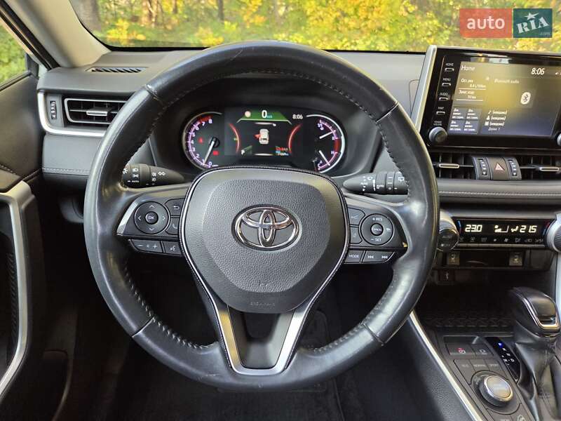 Внедорожник / Кроссовер Toyota RAV4 2020 в Хмельницком