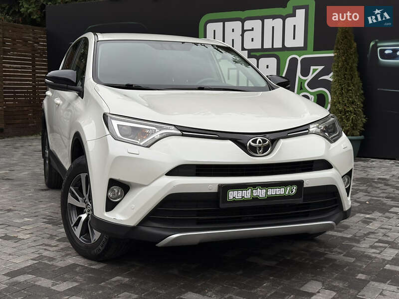 Внедорожник / Кроссовер Toyota RAV4 2016 в Киеве