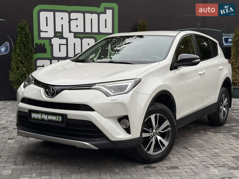 Внедорожник / Кроссовер Toyota RAV4 2016 в Киеве