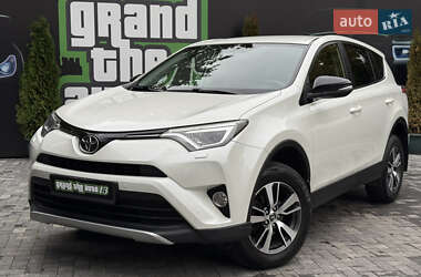 Внедорожник / Кроссовер Toyota RAV4 2016 в 