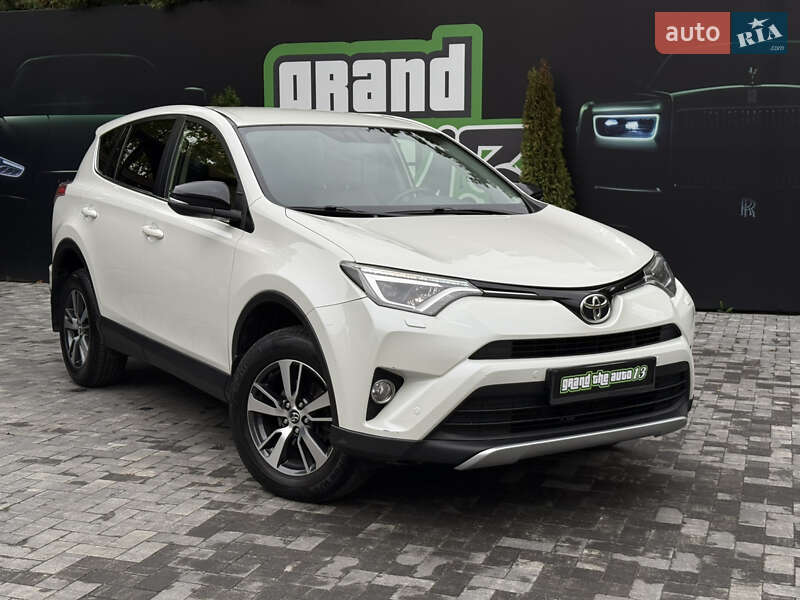 Внедорожник / Кроссовер Toyota RAV4 2016 в Киеве