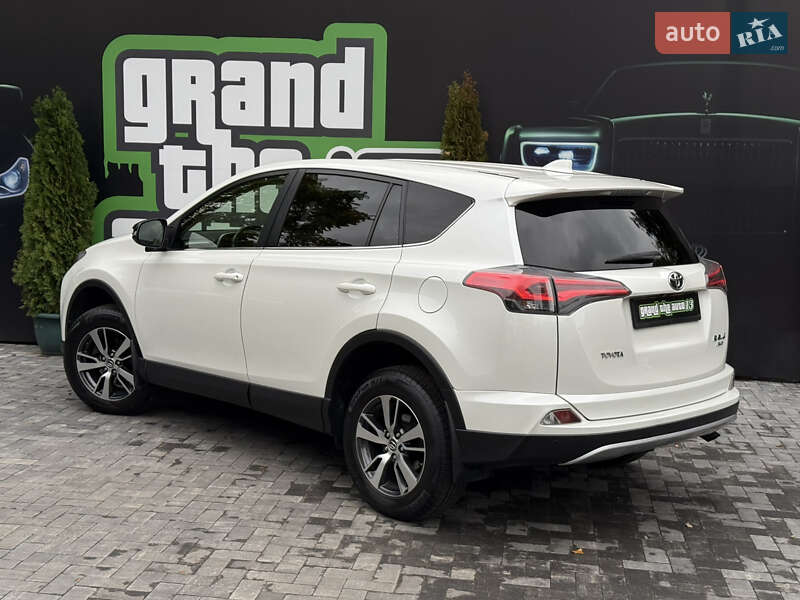 Внедорожник / Кроссовер Toyota RAV4 2016 в Киеве