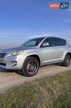 Внедорожник / Кроссовер Toyota RAV4 2012 в Ровно