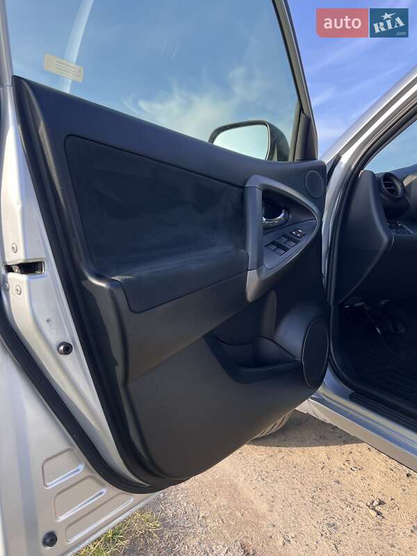 Позашляховик / Кросовер Toyota RAV4 2012 в Рівному фото 13 Позашляховик / Кросовер Toyota RAV4 2012 в Рівному