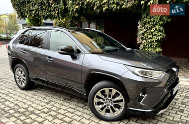 Внедорожник / Кроссовер Toyota RAV4 2020 в Киеве