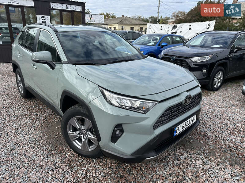 Внедорожник / Кроссовер Toyota RAV4 2022 в Полтаве