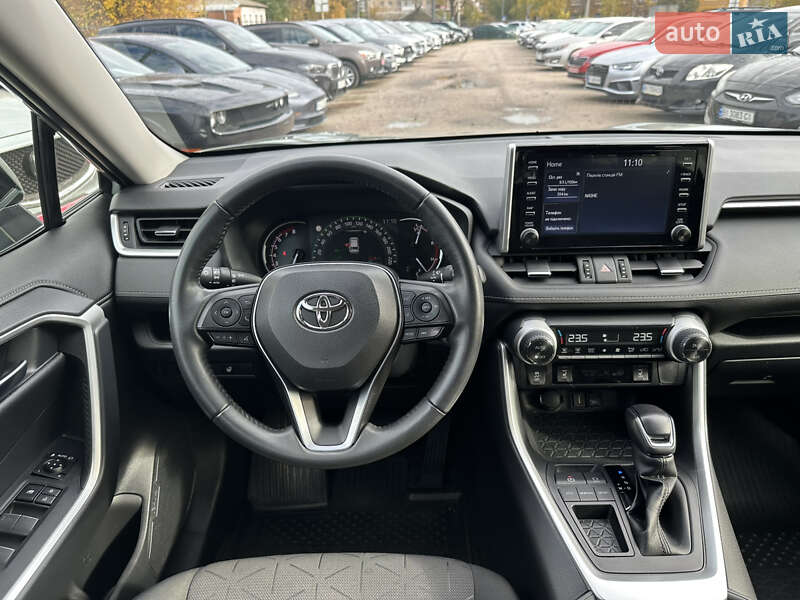 Внедорожник / Кроссовер Toyota RAV4 2022 в Полтаве