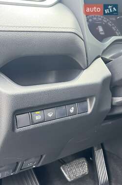 Внедорожник / Кроссовер Toyota RAV4 2021 в 