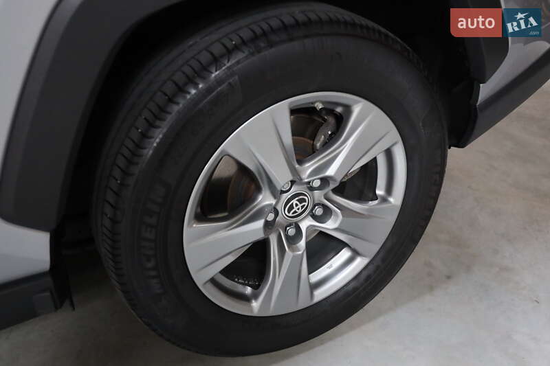 Внедорожник / Кроссовер Toyota RAV4 2023 в Луцке фото 9 Внедорожник / Кроссовер Toyota RAV4 2023 в Луцке