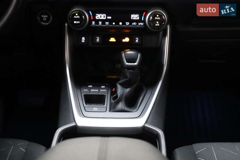 Внедорожник / Кроссовер Toyota RAV4 2023 в Луцке фото 20 Внедорожник / Кроссовер Toyota RAV4 2023 в Луцке