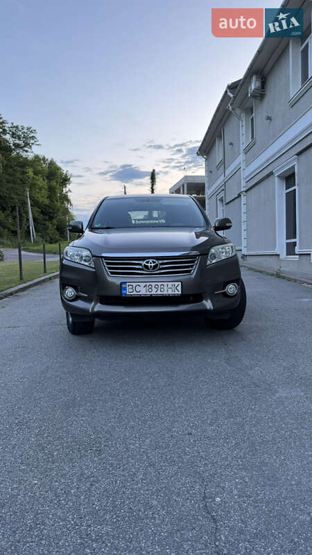 Позашляховик / Кросовер Toyota RAV4 2010 в Львові