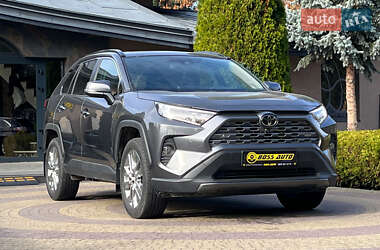 Позашляховик / Кросовер Toyota RAV4 2021 в Львові