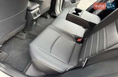 Внедорожник / Кроссовер Toyota RAV4 2023 в 