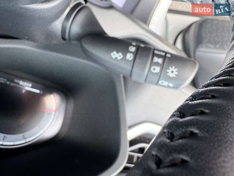 Внедорожник / Кроссовер Toyota RAV4 2023 в Киеве фото 33 Внедорожник / Кроссовер Toyota RAV4 2023 в Киеве