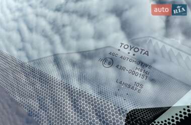 Внедорожник / Кроссовер Toyota RAV4 2023 в 