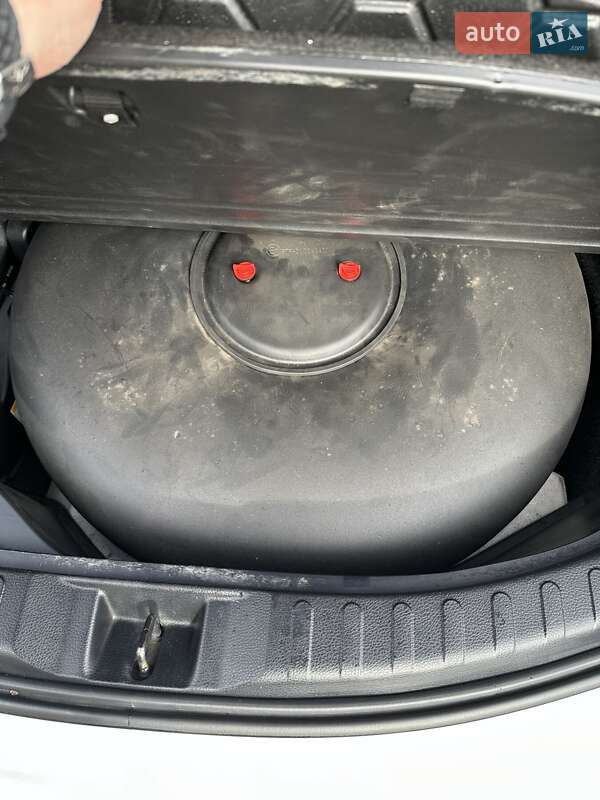 Внедорожник / Кроссовер Toyota RAV4 2016 в Кривом Роге фото 16 Внедорожник / Кроссовер Toyota RAV4 2016 в Кривом Роге