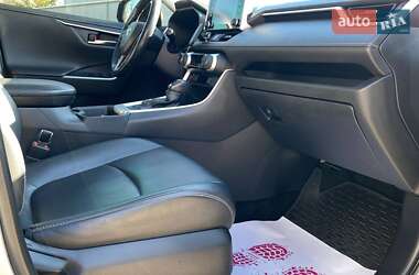 Внедорожник / Кроссовер Toyota RAV4 2020 в 