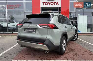 Внедорожник / Кроссовер Toyota RAV4 2023 в 