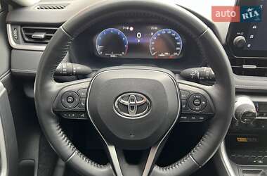 Внедорожник / Кроссовер Toyota RAV4 2023 в 