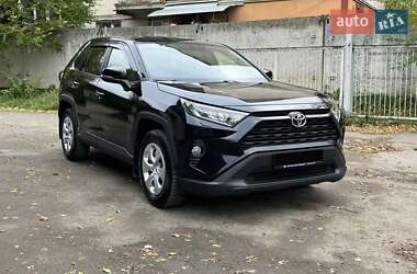 Внедорожник / Кроссовер Toyota RAV4 2019 в Тернополе