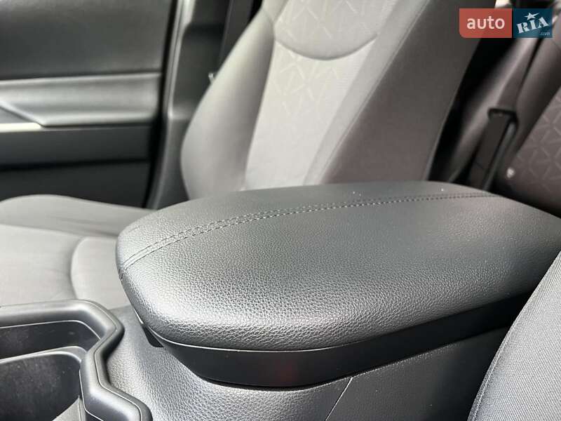 Внедорожник / Кроссовер Toyota RAV4 2019 в Тернополе фото 29 Внедорожник / Кроссовер Toyota RAV4 2019 в Тернополе