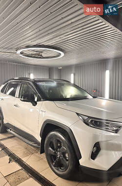 Позашляховик / Кросовер Toyota RAV4 2019 в Києві