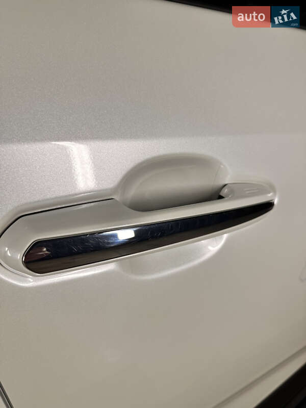 Позашляховик / Кросовер Toyota RAV4 2019 в Києві