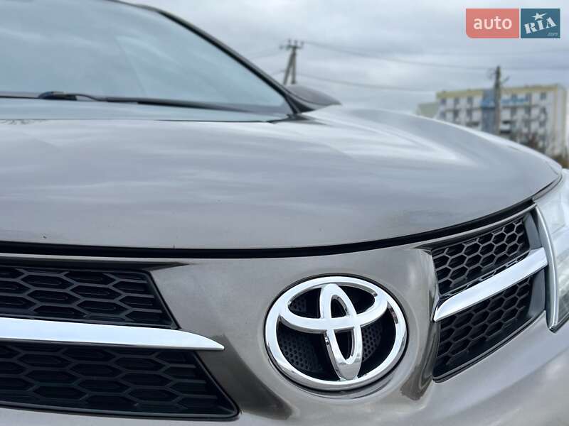 Позашляховик / Кросовер Toyota RAV4 2013 в Києві фото 21 Позашляховик / Кросовер Toyota RAV4 2013 в Києві