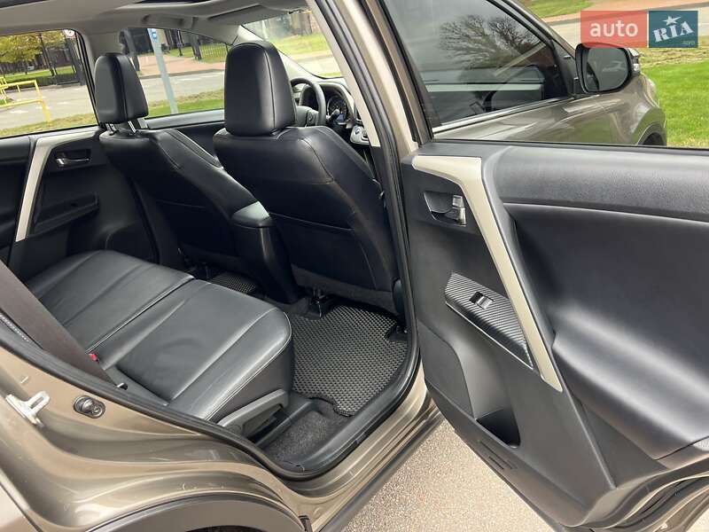 Позашляховик / Кросовер Toyota RAV4 2013 в Києві фото 42 Позашляховик / Кросовер Toyota RAV4 2013 в Києві