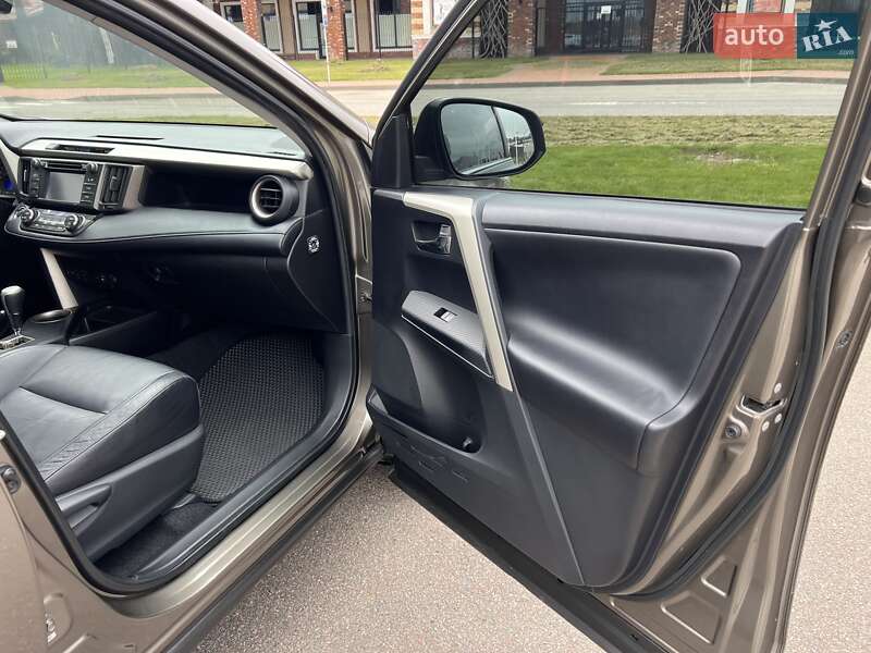 Позашляховик / Кросовер Toyota RAV4 2013 в Києві фото 47 Позашляховик / Кросовер Toyota RAV4 2013 в Києві