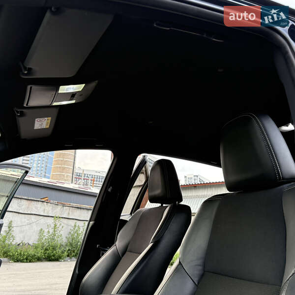 Внедорожник / Кроссовер Toyota RAV4 2017 в Киеве