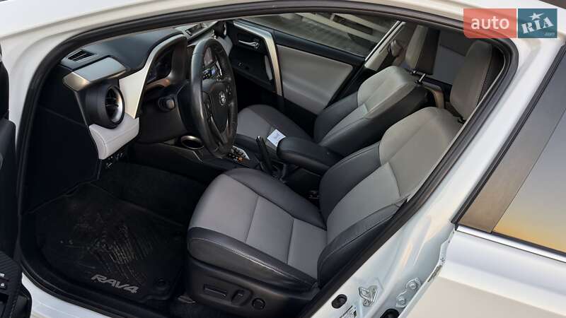 Позашляховик / Кросовер Toyota RAV4 2013 в Тернополі