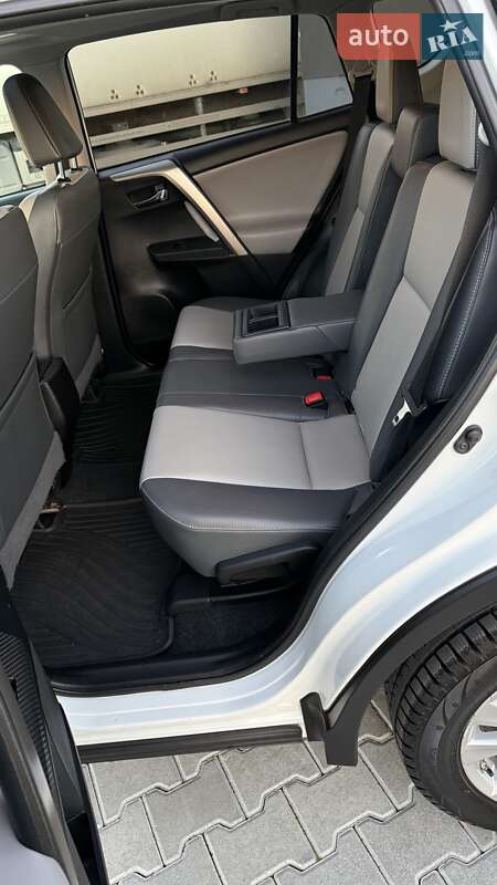 Позашляховик / Кросовер Toyota RAV4 2013 в Тернополі