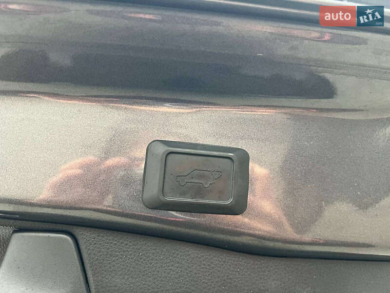 Внедорожник / Кроссовер Toyota RAV4 2019 в Львове фото 39 Внедорожник / Кроссовер Toyota RAV4 2019 в Львове