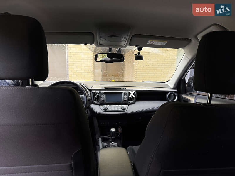 Позашляховик / Кросовер Toyota RAV4 2016 в Харкові