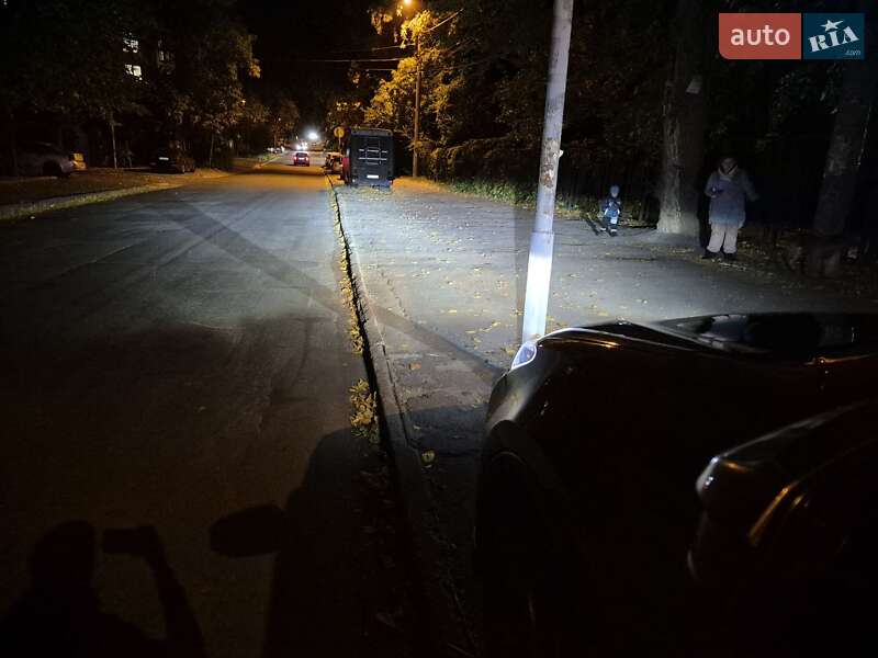 Позашляховик / Кросовер Toyota RAV4 2016 в Дніпрі